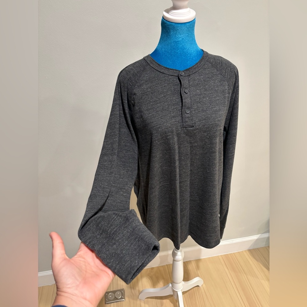 GAP, men’s thermal top!